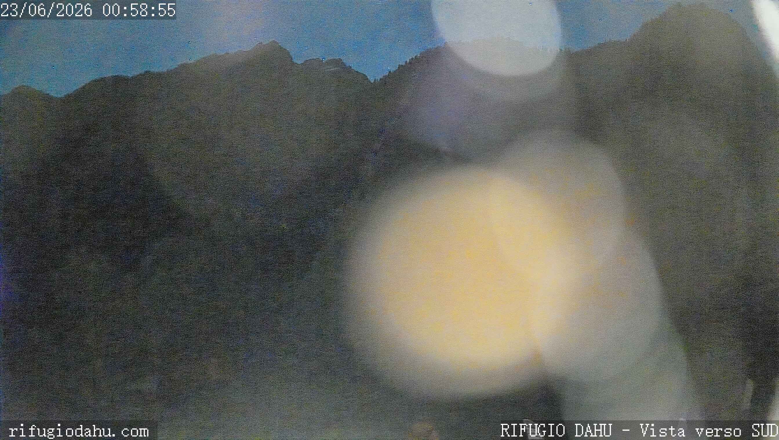 immagine della webcam nei dintorni di Sant'Anna di Vinadio: webcam Bagni di Vinadio